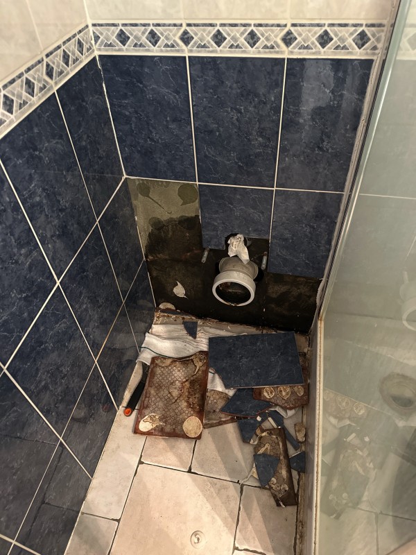 réparation de fuite par un plombier en urgence à la grande motte