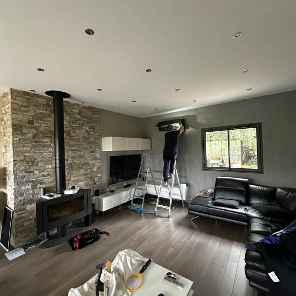 Prix installation d'un système de climatisation réversible Daikin pour une maison à Montpellier P