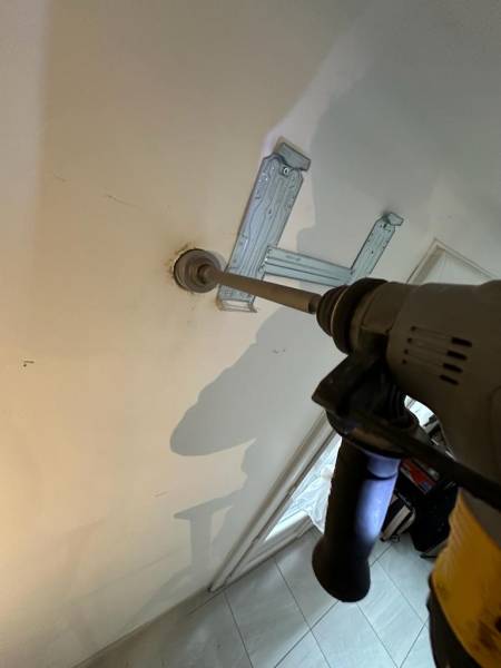 percage pour la pose d'une climatisation dans un salon a montpellier