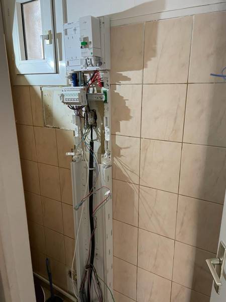 Installation d'une GTL pour fixer un  tableau électrique a Montpellier