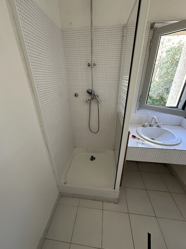 ancienne douche a rénové a lunel